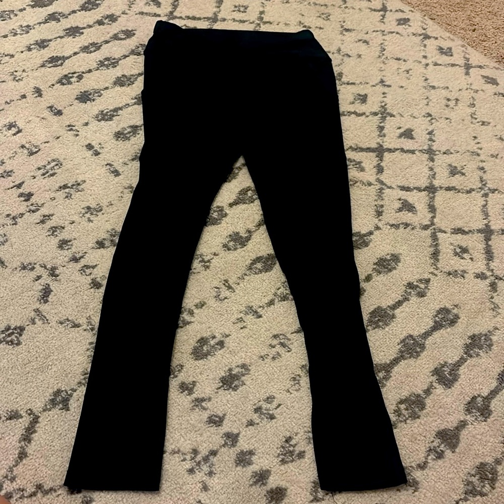 Black leggings with pockets
